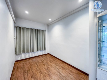 *****บ้านเดี่ยวมือสองย่านนนทบุรี ม.ลลิลอินเดอะพาร์ค บางใหญ่-กาญจนาภิเษก เนื้อที่ 56.2 ตร.ว. ฟังก์ชัน 3 ห้องนอน 2 ห้องน้ำ 2 ที่จอดรถ มาพร้อมของแถมเพียบ! บนทำเลดี เพียง 5 นาทีถึงรถไฟฟ้าสายสีม่วง "สถานีตลาดบางใหญ่" ใกล้เซ็นทรัลเวสต์เกต และทางด่วน "กาญจนาภิเษก"